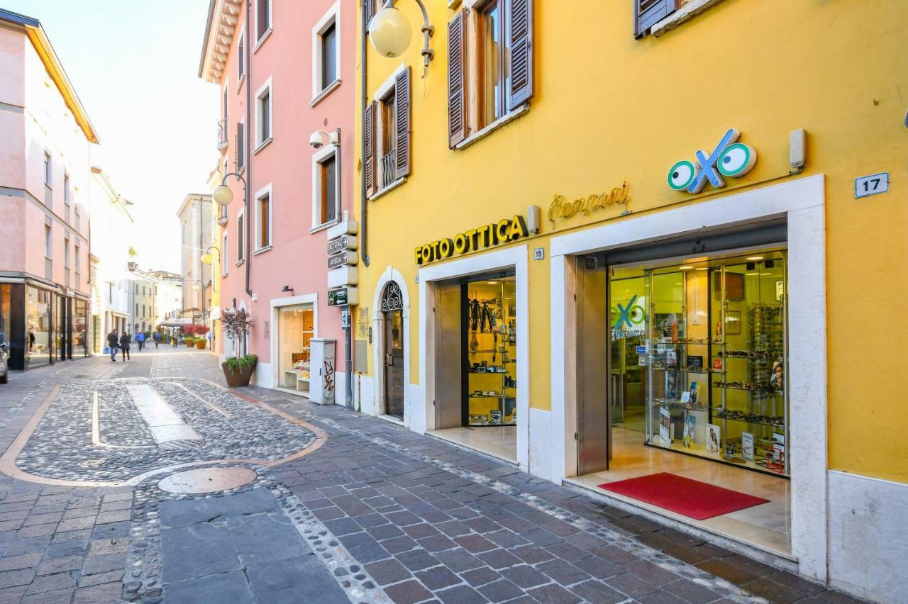 Apartamento Desenzanoloft La Mia Favorita Desenzano del Garda Exterior foto